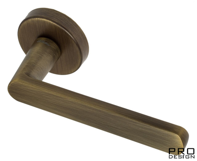 Дверная ручка на круглом основании Fratelli Cattini "NEVADA" 7-BY матовая бронза