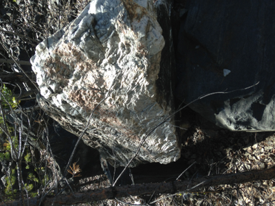 Амфиболит глыба