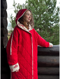 Стеганое пальто "Родное тепло" с капюшоном