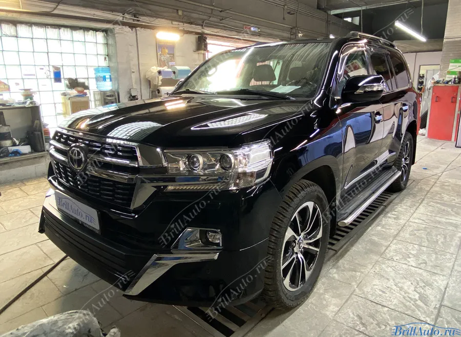 Рестайлинг Ленд Крузер 200 из 2008 в 2021 Lounge