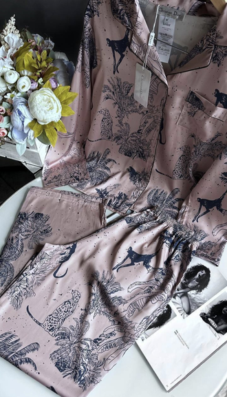 Пижама бежевая с розовая оттенком