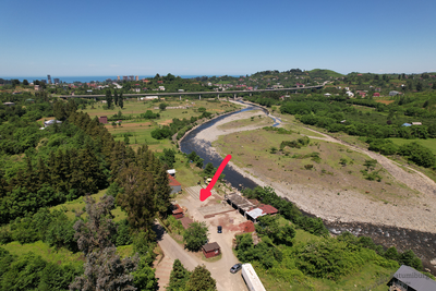 Продаётся земельный участок, в пригороде Батуми - Чайсубани,  подходящий под какое-нибудь производство. " Не сельхоз"