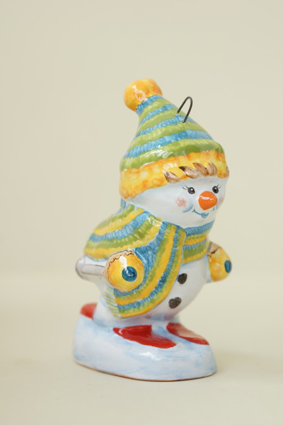 Снеговик на лыжах (спортсмен)