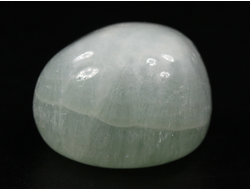 Кальцит фисташковый, галтовка, Пакистан (27*25*20 мм, 26 г) №35243