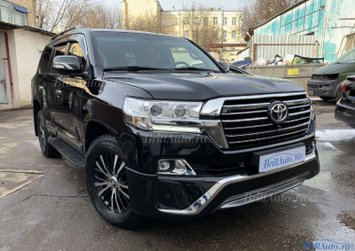 Рестайлинг Toyota Land Cruiser 200 Executive Black & White из 2007-2015 в 2021