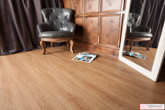 Кварцвиниловая плитка Aqua Floor Real Wood AF6052 клеевая фото в интерьере