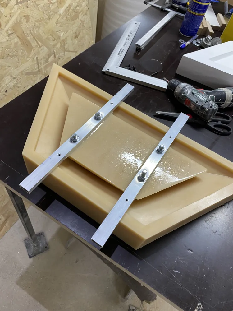 Готовая форма с облегчением после снятия с матрицы.