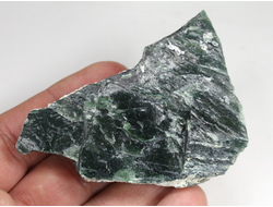 Серпентин, необработанный, дикий образец, Россия, КЧР, Урупский район (75*48*20 мм, 70 г) №37605