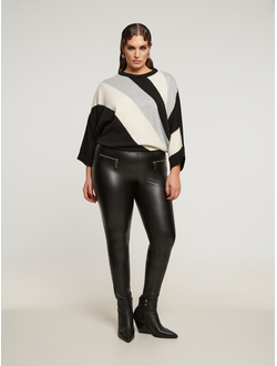 Женская блузка с принтом большого размера в модном бутике XLady