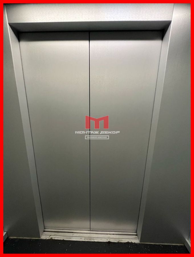 Оклейка створок дверей лифта текстурной плёнкой SOIF