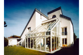 Зимний сад с раздвижными дверями