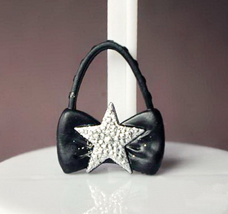 Маленькая сумочка с серебристой звездой. (118)