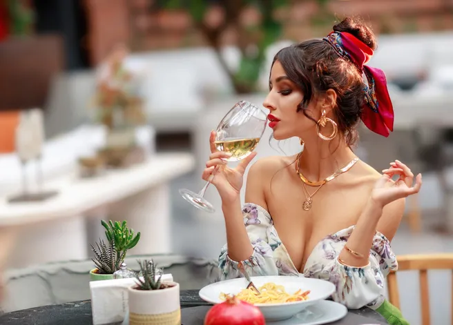 Высокооплачиваемая работа для девушек из России