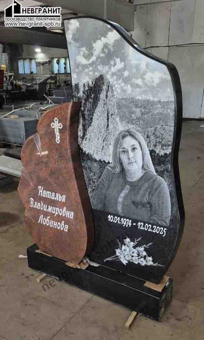 Памятник  из красного  гранита 548 эксклюзивный