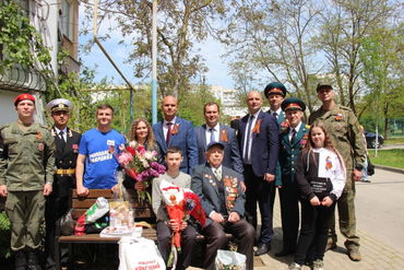 Парад у дома - Макаров