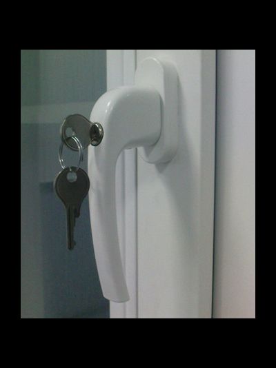 Ручка оконная с замком (ключом)