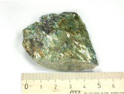 Фуксит, Россия, Карелия, Хизовара (52*44*19 мм, 50 г) №26899