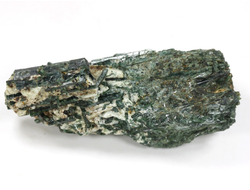 Актинолит в белом тальке, необработанный, дикий образец, Россия, Северный Кавказ, КЧР (55*21*22 мм, 38 г) №37766