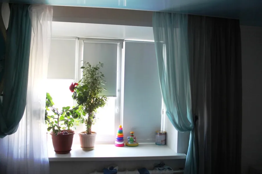 тканевые недорогие рулонные шторы (жалюзи)