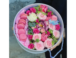 Доставка цветов в Волгограде - FLOWER34.RU - Коробочка с макарунс "Рози"