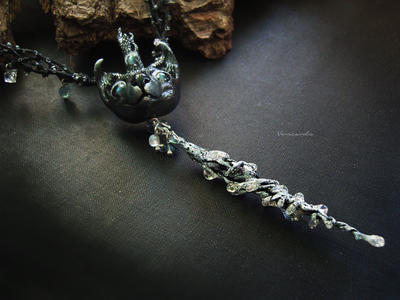 Волшебное колье-оберег "Всеокий Оракул Снов" (натуральные александриты, флюориты)