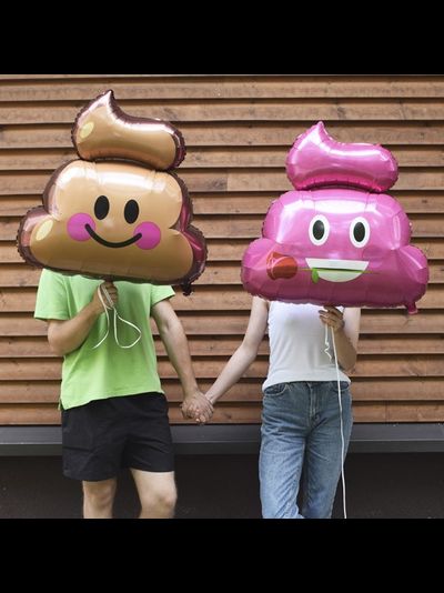 Фольгированный шар с гелием "Эмоции Какашка с розой"