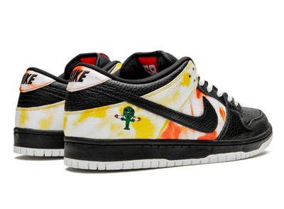 Nike dunk sb raygun on sale