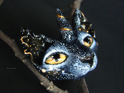 "Зверёк с восхода", волшебная брошь с котом-единорогом