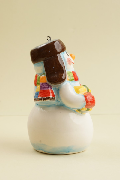 Снеговик с подарками