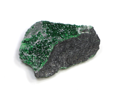 Уваровит кристаллы на породе, Урал (27*19*10 мм, 6 г) №23734