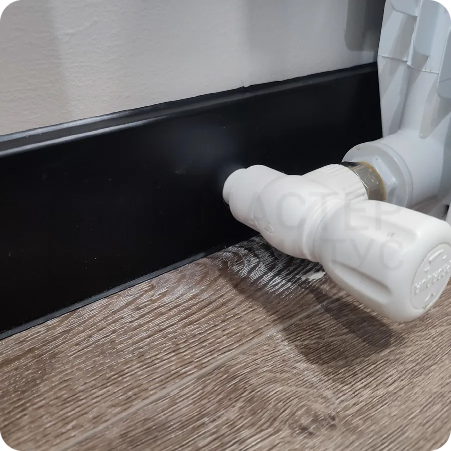 Безупречная отделка: установка черного плинтуса Dollken Cubu Flex Life 80 - идеальное решение для требовательных клиентов.