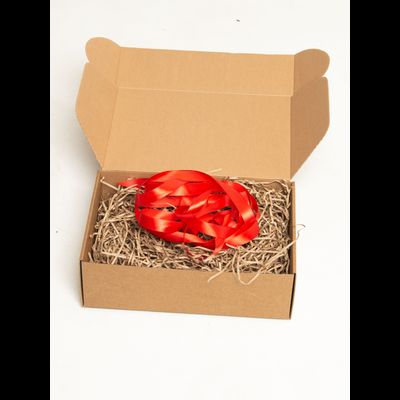 Подарочная коробка GILEV 32x22x10см с наполнителем и красной лентой