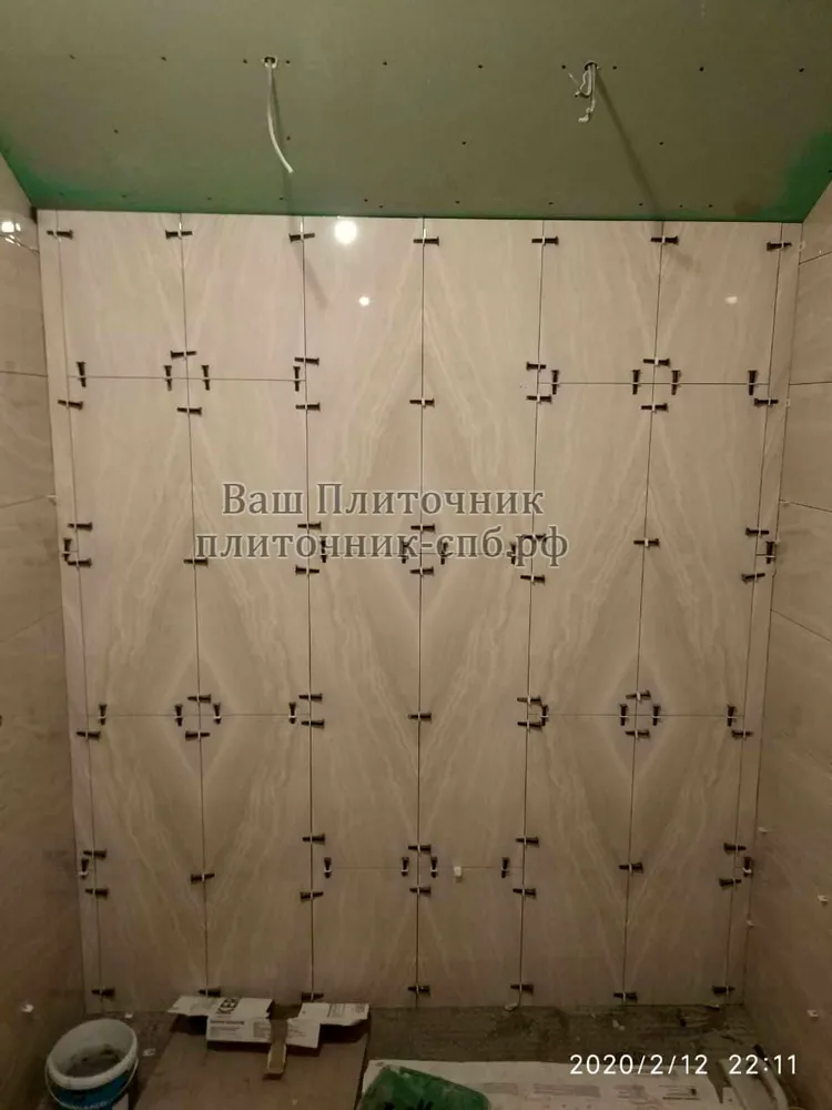 укладка кафеля на стены по эскизу заказчика