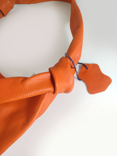 (АРТИКУЛ: 10148/2/5) СУМКА-МЕШОК ЖЕНСКАЯ, БОЛЬШАЯ, НАТУРАЛЬНАЯ КОЖА, ЯРКО-ОРАНЖЕВАЯ, ЧЕРЕЗ ПЛЕЧО *