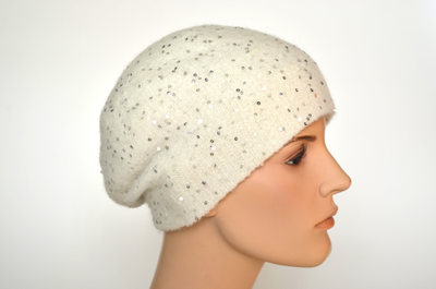 Белый берет с пайетками