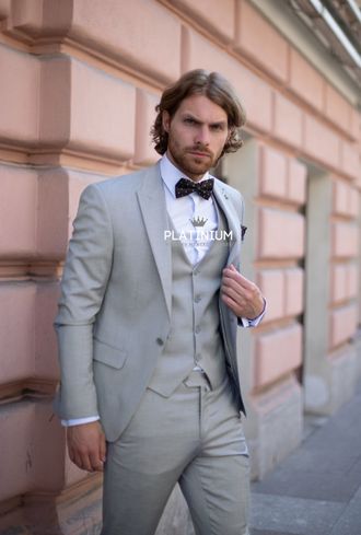 Светло-серый мужской костюм-тройка взять на прокат , купить в СПб.