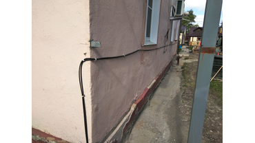 Установка камер видеонаблюдения с разрешением 4 мп 4К. Прокладка в трубах ПНД под газоном.