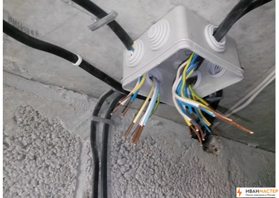 Монтаж распаечной коробки в электропроводке квартиры Москва ИВАНМАСТЕР
