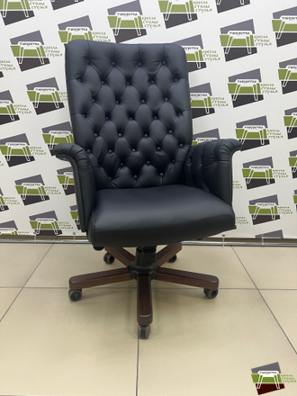 Кресло руководителя MESSINA A  высокая спинка кожа черная+к/з/дерево темный орех