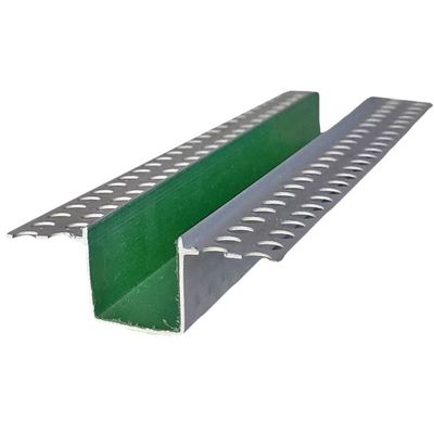 Профиль рустовочный ПВХ 20 мм х 20 мм с сеткой L=3 м