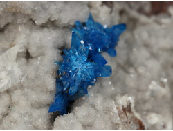 Кавансит, кристаллы на породе, Индия (67*50*35 мм, 133 г) №28640