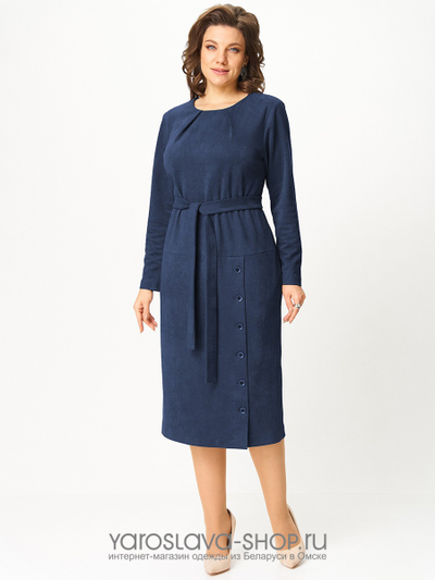Женское платье полуприлегающего силуэта в синем цвете