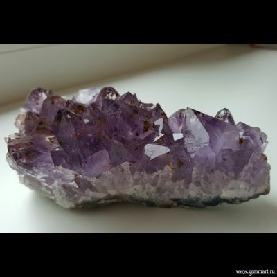 Аметист,  друза с включениями гематита