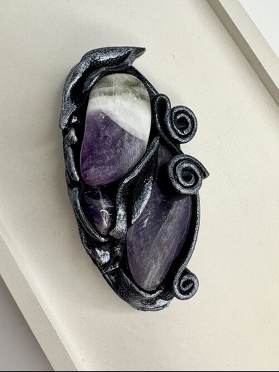 Броши из натуральных камней и кожи