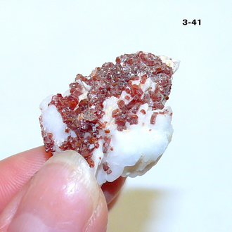 Ванадинит натуральный (щетка) №3-41: 30*21*16мм