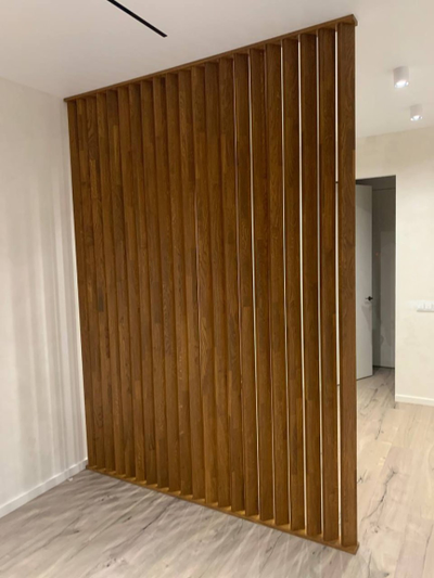 Реечная перегородка из дуба