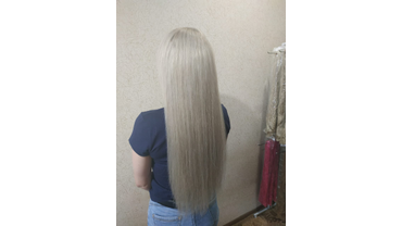 Горячее капсульное наращивание волос и окрашивание волос цвет холодный блонд работа и фото домашней мастерской Ксении Грининой 3