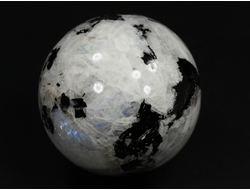 Шар Лунный камень, Турмалин чёрный (шерл), Индия (53 мм, 194 г) №35330