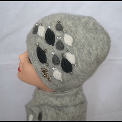 шапка и шарф светло- серый комплект с розочками италия зима 2015