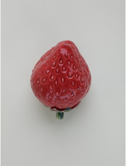 Клубника большая